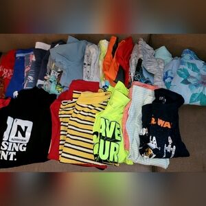 Bundle of boys graphic shirts long and short sleeve 4T-5T 26pc